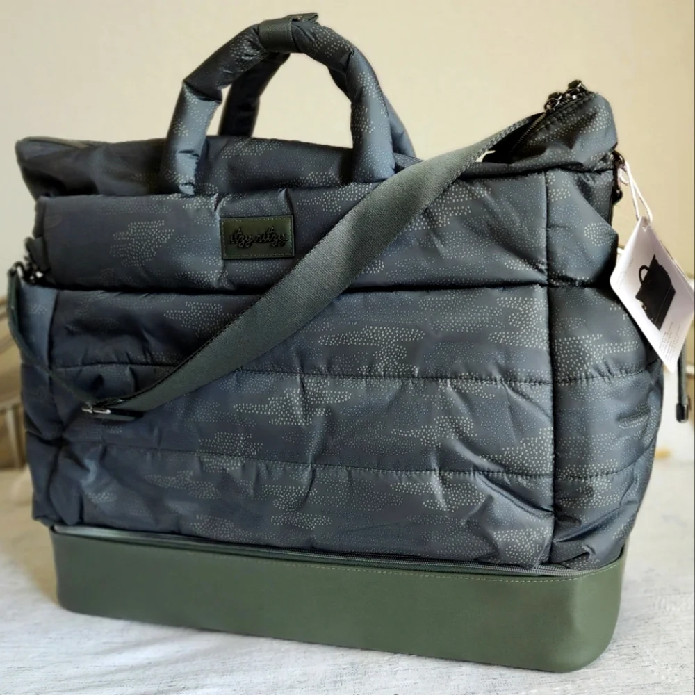NWT Itsy Ritzy Dream Weekender Hospital /Travel Bag in Cloud Camo - Picture 1 of 8
